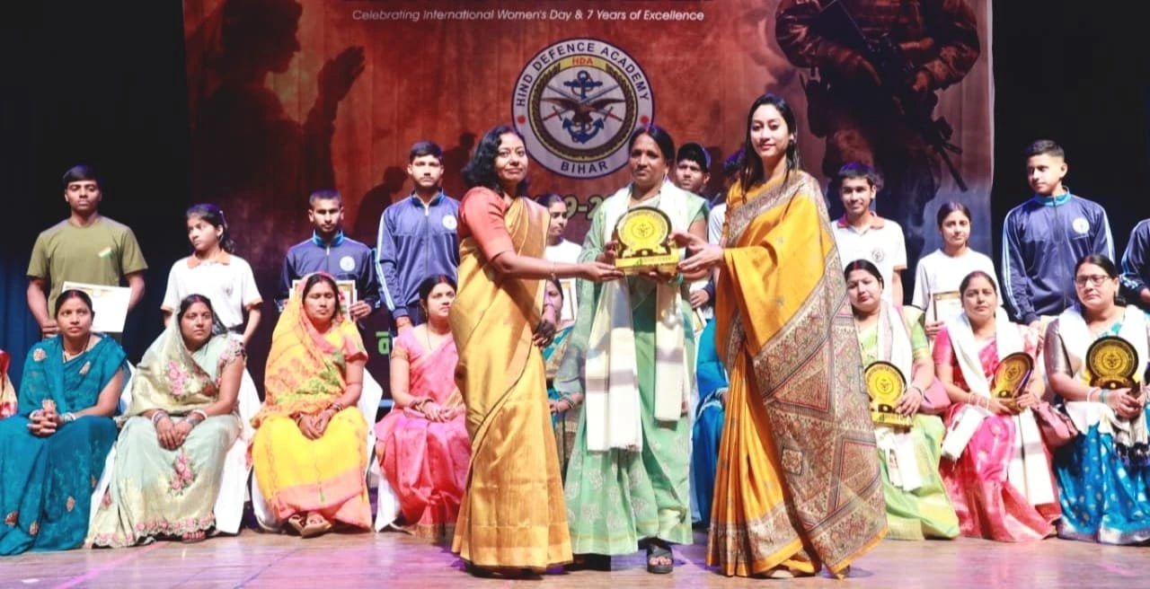 Maa Tujhe Salaam programme at Hind Defence Academy on Women's Day eve